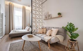 A62 - Akacfa Street Central Residence - Best Location By Bqa